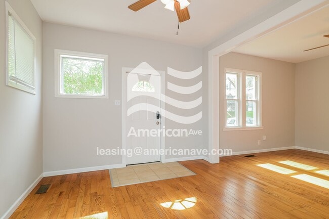 Building Photo - 4047 Schiller Pl