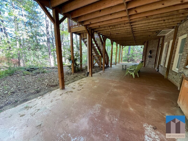 Building Photo - 1377 Greencrest Ct