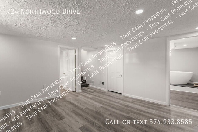 Building Photo - 724 Northwood Dr