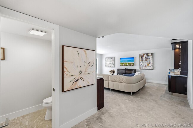 Building Photo - 5100 N Ocean Blvd