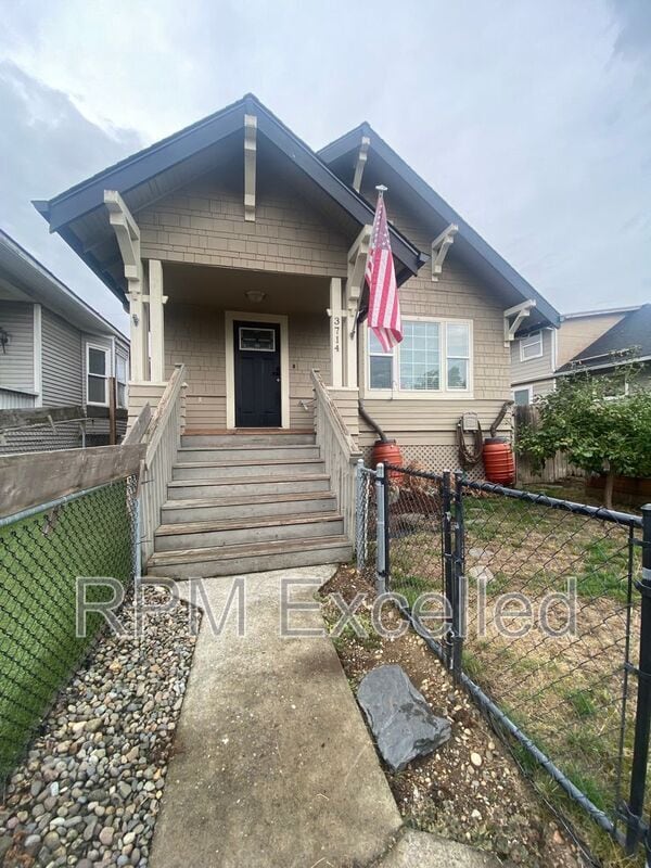 Building Photo - 3714 E I St