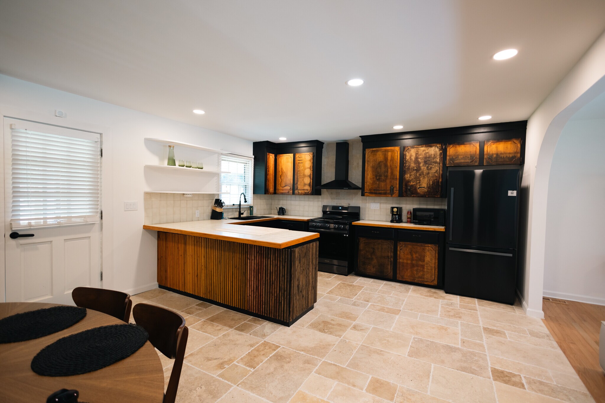 Building Photo - 1585 Secessionville Rd