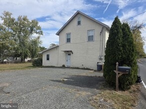 Building Photo - 203 E Cedarville Rd