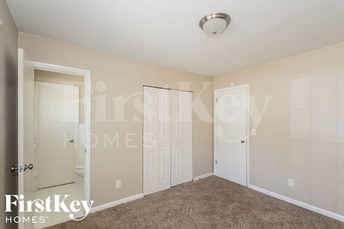 Building Photo - 4083 Vale Ct