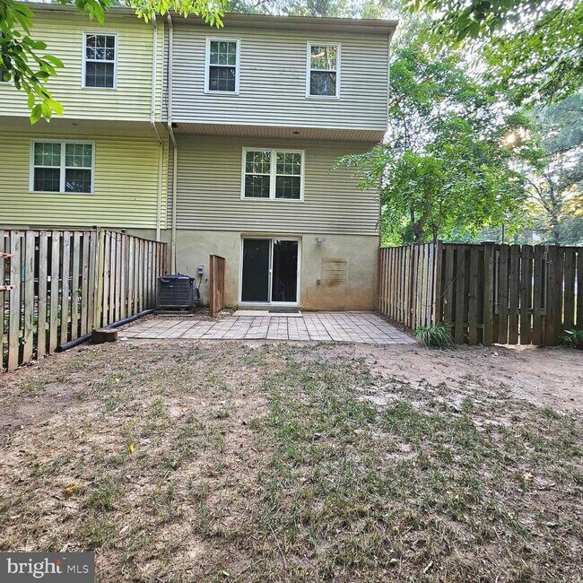 Building Photo - 6430 Shannon Station Ct