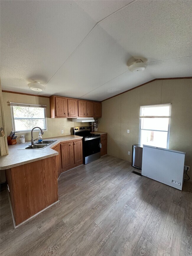 Building Photo - 999 FM 1774