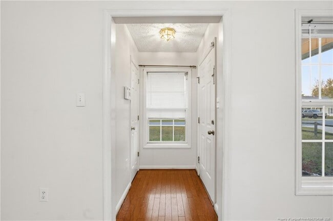 Building Photo - 419 Northwoods Dr