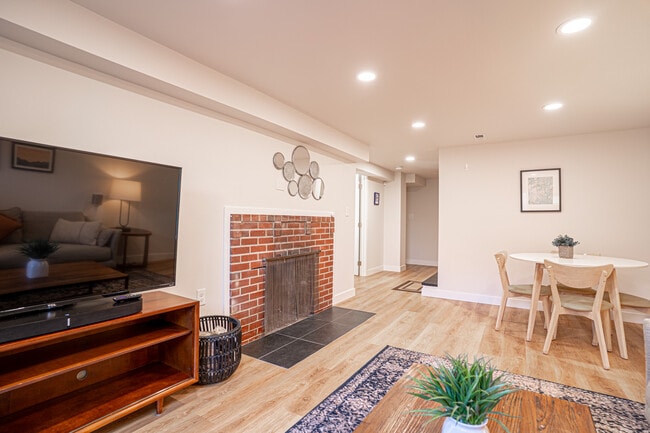 Building Photo - 4201 51st Ave S