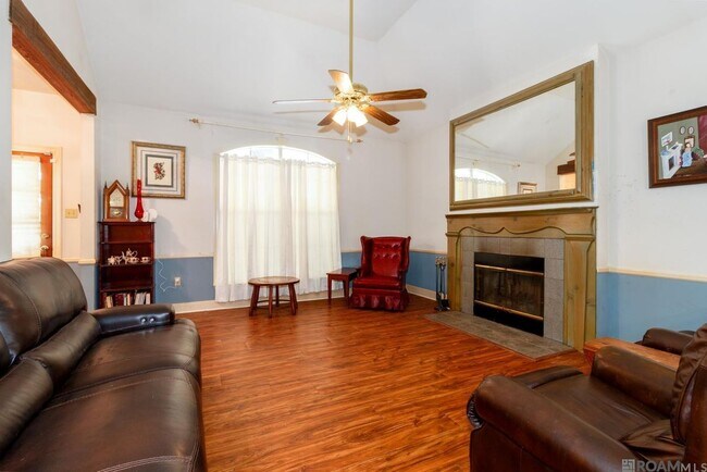 Building Photo - 11918 Spring Meadow Dr