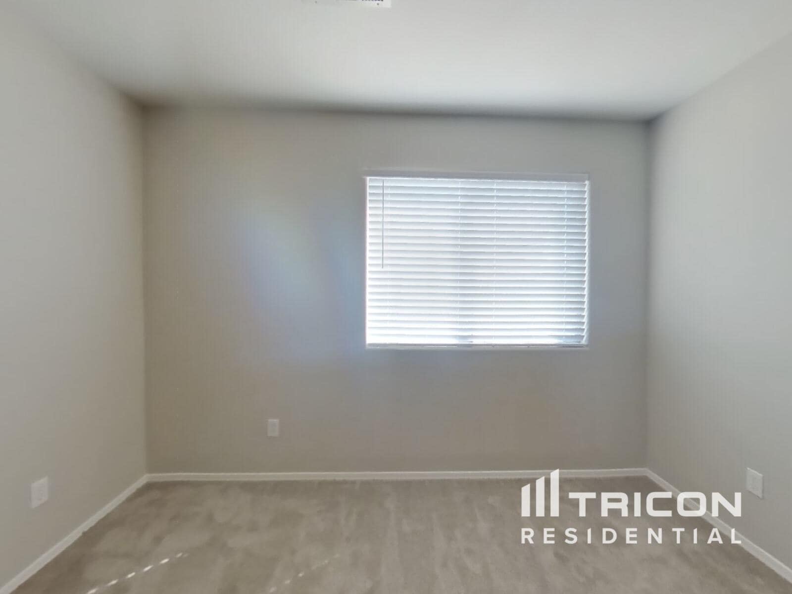 Building Photo - 5871 E Everhart Ln