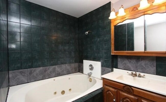 Building Photo - 1610 Burr St