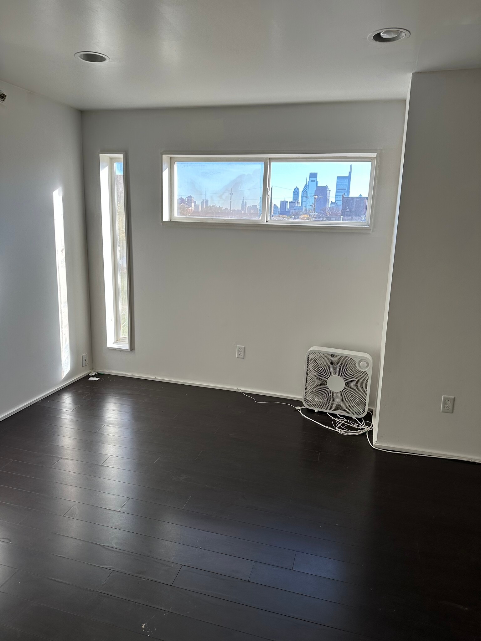 Living area - 1631 N 20th St