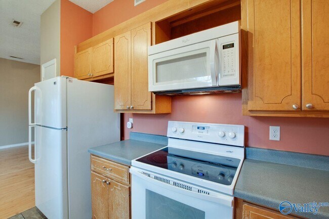 Building Photo - 143 Rebecca Pines Dr