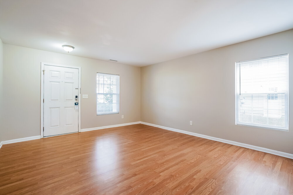 Building Photo - 107 Sleeper Car Ln