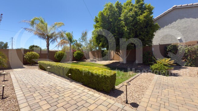 Building Photo - 41601 W Elm Dr