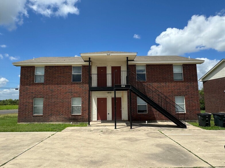 Primary Photo - 1601 Cedarhill Dr
