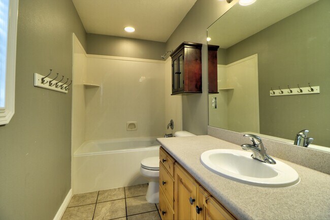 Building Photo - New reduced rent!