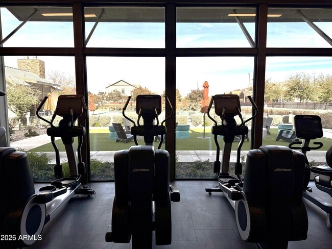 Building Photo - 1099 S Peden Dr