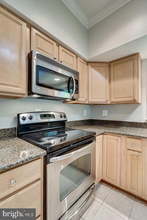 Building Photo - 1168 Taji Ct