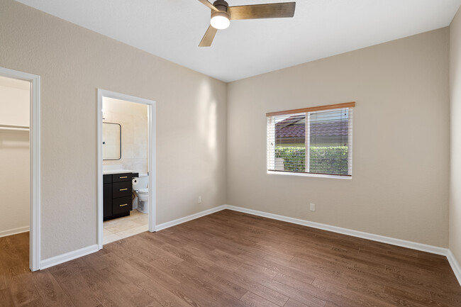 Building Photo - 2882 S Palmer Dr