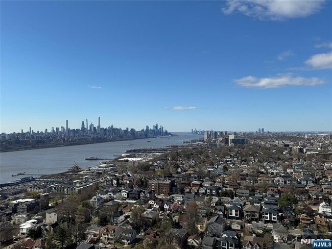 Building Photo - 200 Winston Dr