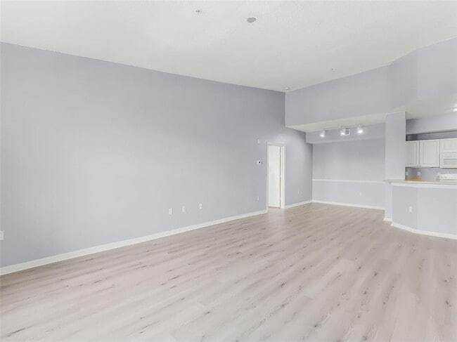 Building Photo - 5530 Metrowest Blvd