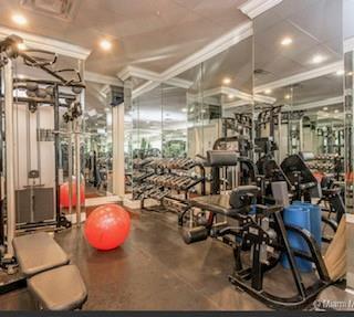 Building Photo - 2030 S Ocean Dr