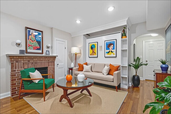 Building Photo - 354 Beacon St