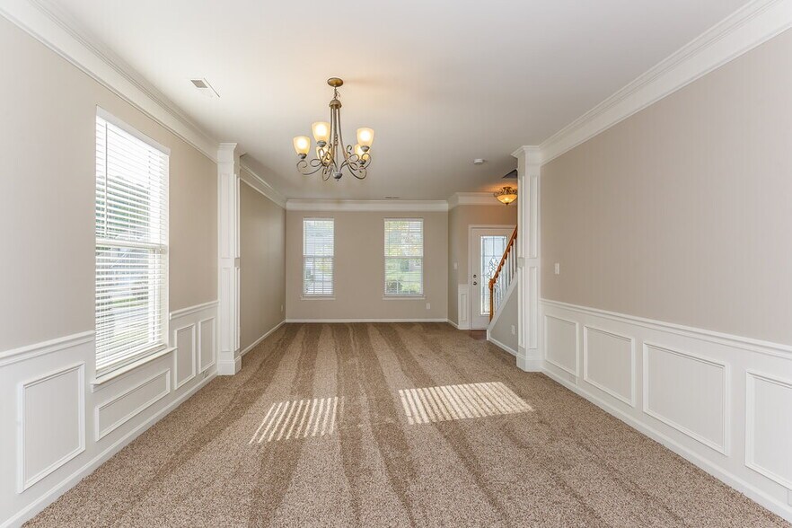Building Photo - 5721 Verrazano Dr