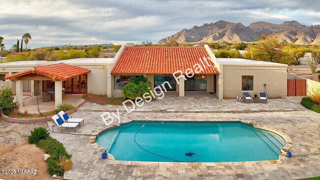 Building Photo - 1200 E Paseo Pavon
