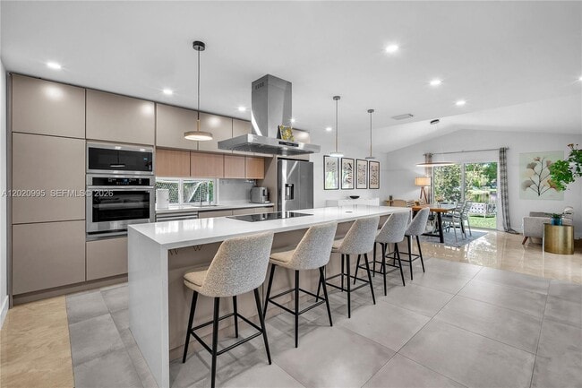 Building Photo - 16601 Sapphire Manor