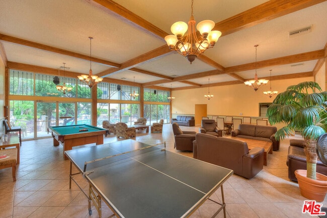 Building Photo - 6708 Hillpark Dr