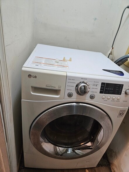 Building Photo - 1951 Dutch Village Dr