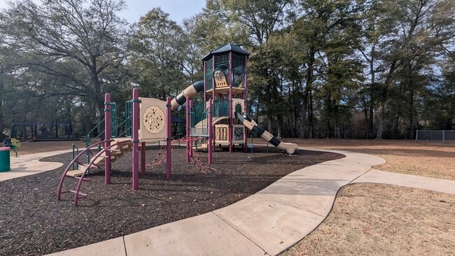 Building Photo - 1110 Creekwood Dr