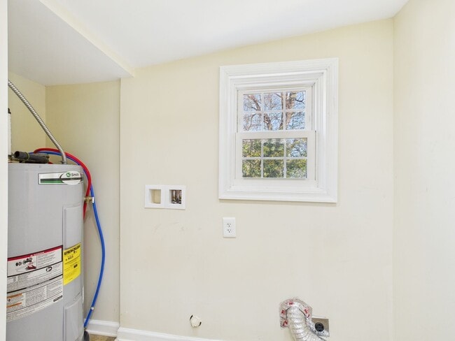 Building Photo - 604 W Vine St