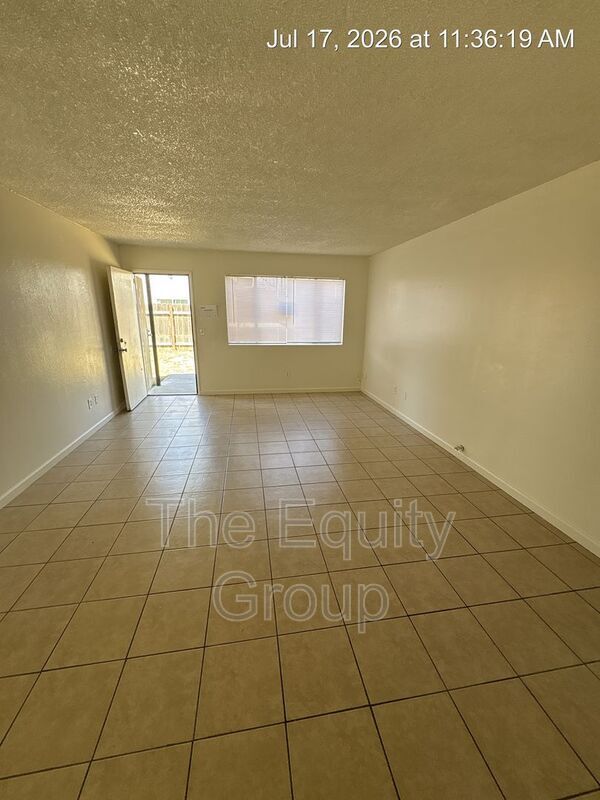 Building Photo - 81 E Hazelwood Dr