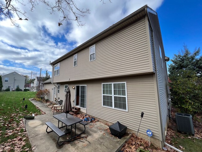 Building Photo - Available NOW 3BR HOME in Whitehall, PA!