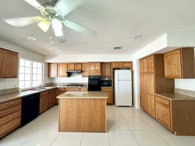 Building Photo - Charming Single-Story Home in Spring Valley