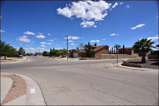 Building Photo - 14325 Island Point Dr