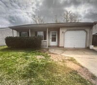 Building Photo - 4005 Rainbow Dr