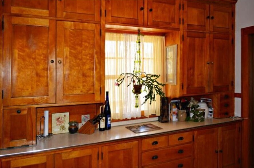 Kitchen with Viking Range - 2115 Randolph Ave