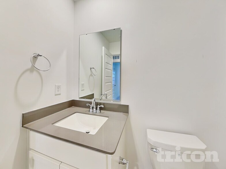 Building Photo - 11831 Moorfield Ln