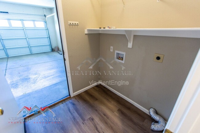 Building Photo - 1891 E Brentrup Dr