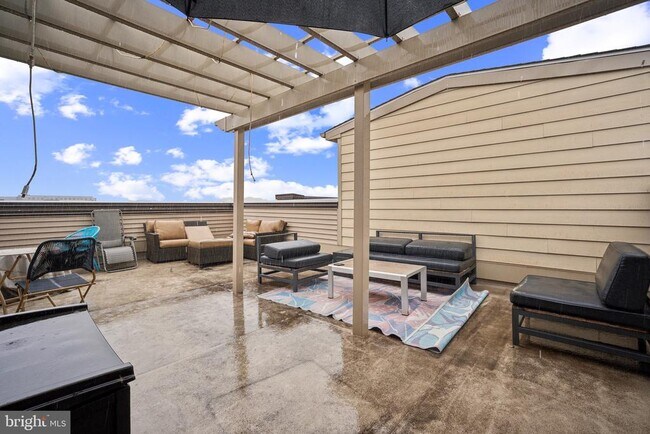 Building Photo - 44764 Tiverton Sq