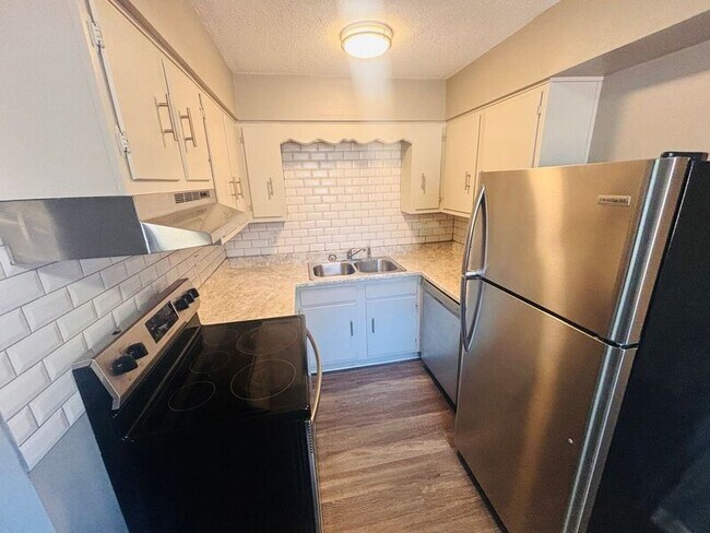 Building Photo - 9 Meredith Ct