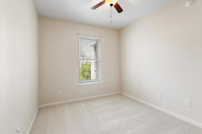Building Photo - Great Condo in Wolf Creek!