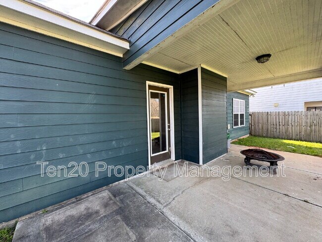 Building Photo - 16 Vineyard Dr