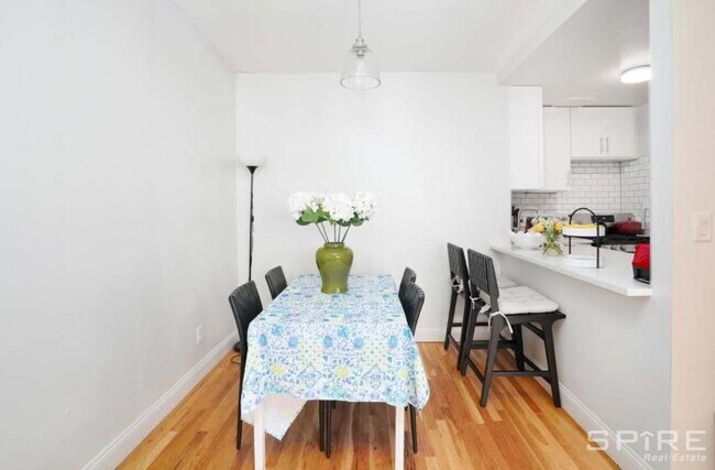 Building Photo - 3 bedroom in Brooklyn NY 11226