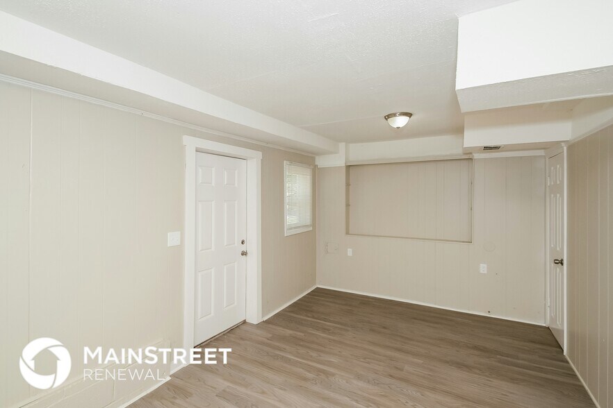 Building Photo - 845 Westfield Dr