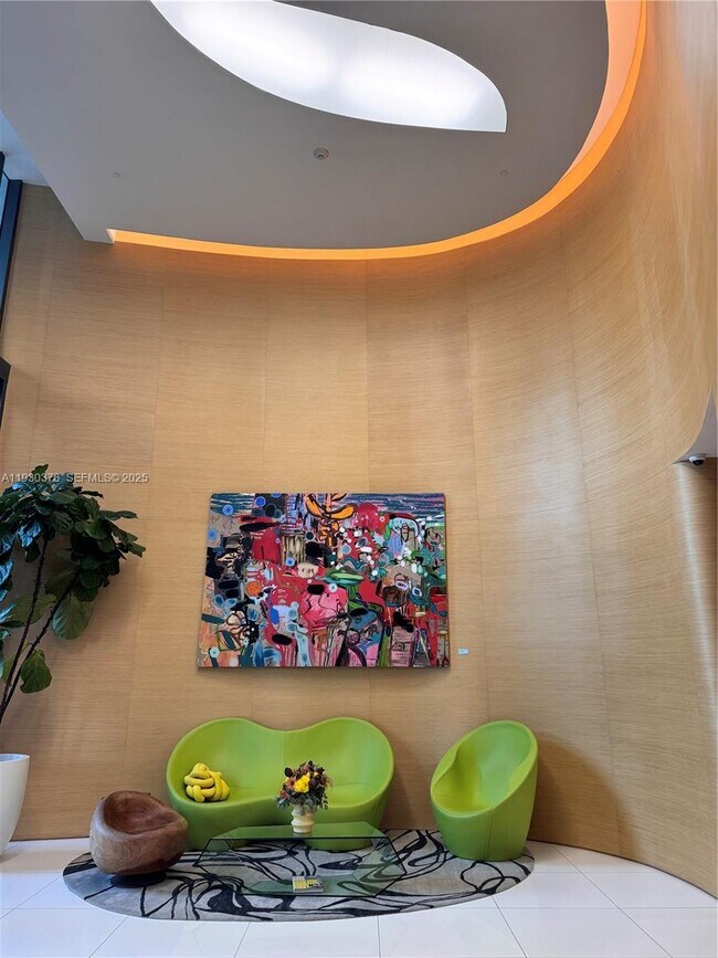 Building Photo - 501 NE 31st St